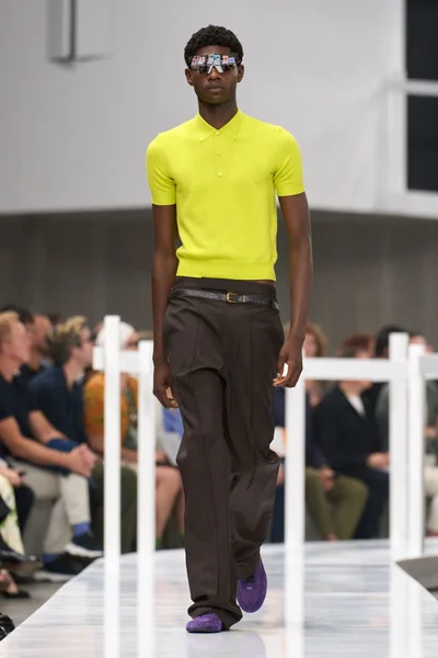 Look 9